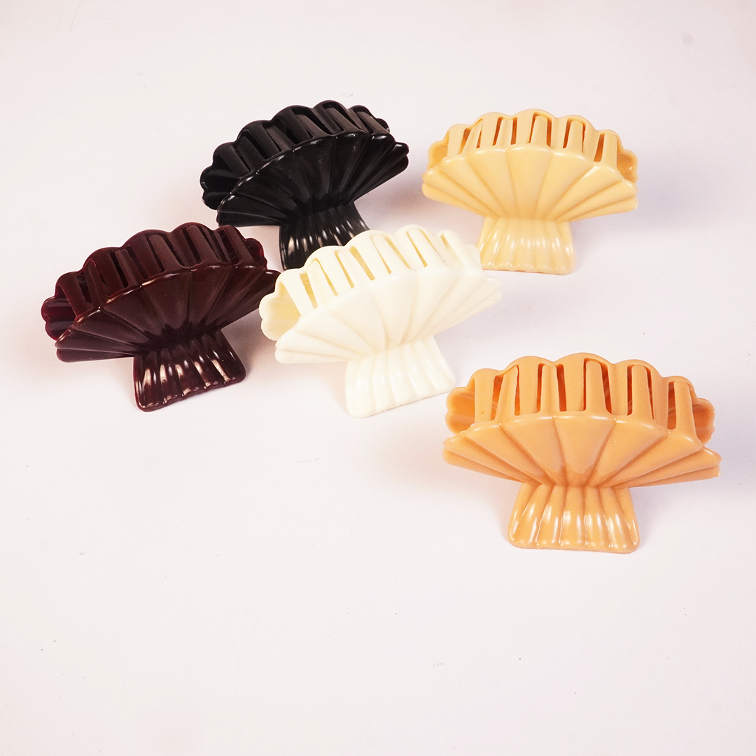Velvet Shell Hair Claw Clip