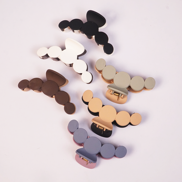 Mono Dot Hair Claw Clip