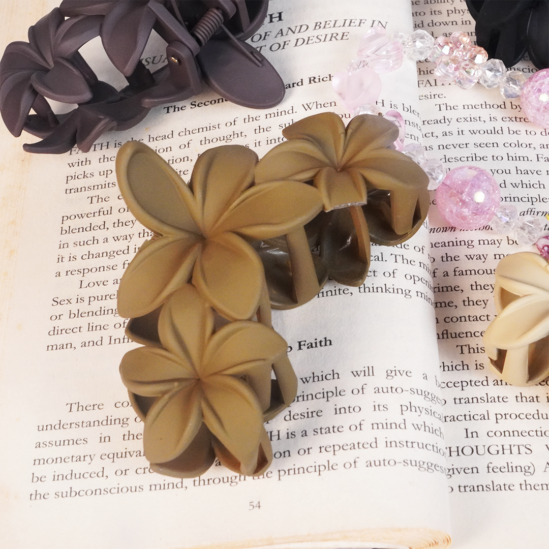 Matte Blossom Hair Claw Clip Random Color (one Piece )