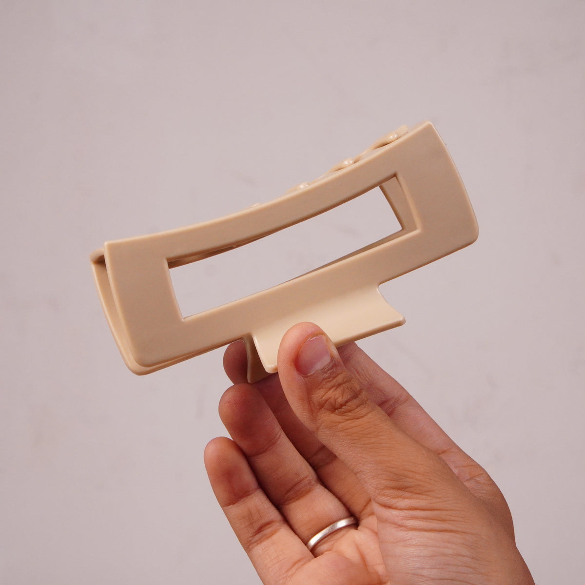 Minimal Rectangle Hair Claw Clip ( Random color ) (one Piece )