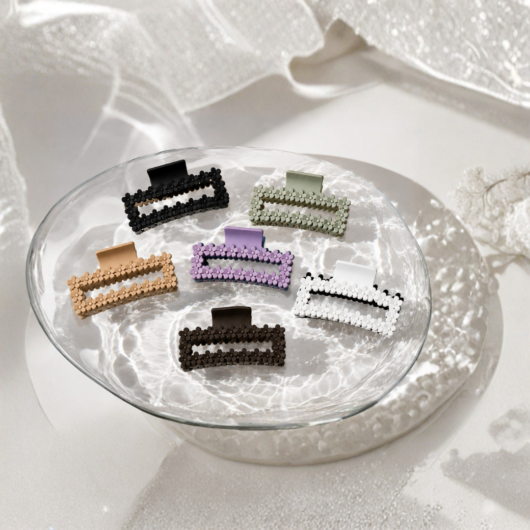 Claw Hair Clips Set for Women – Elegant Flower Hair Accessories Random Color  (one Piece )