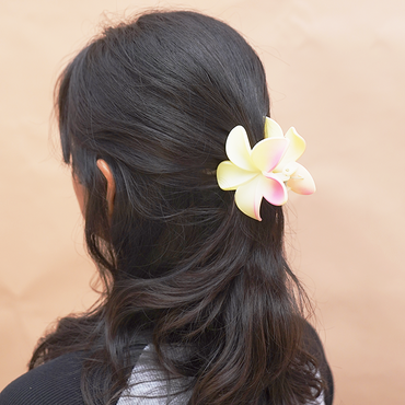 Tropical Blossom Flower Hair Claw Clip – Cute Floral Hold for Effortle