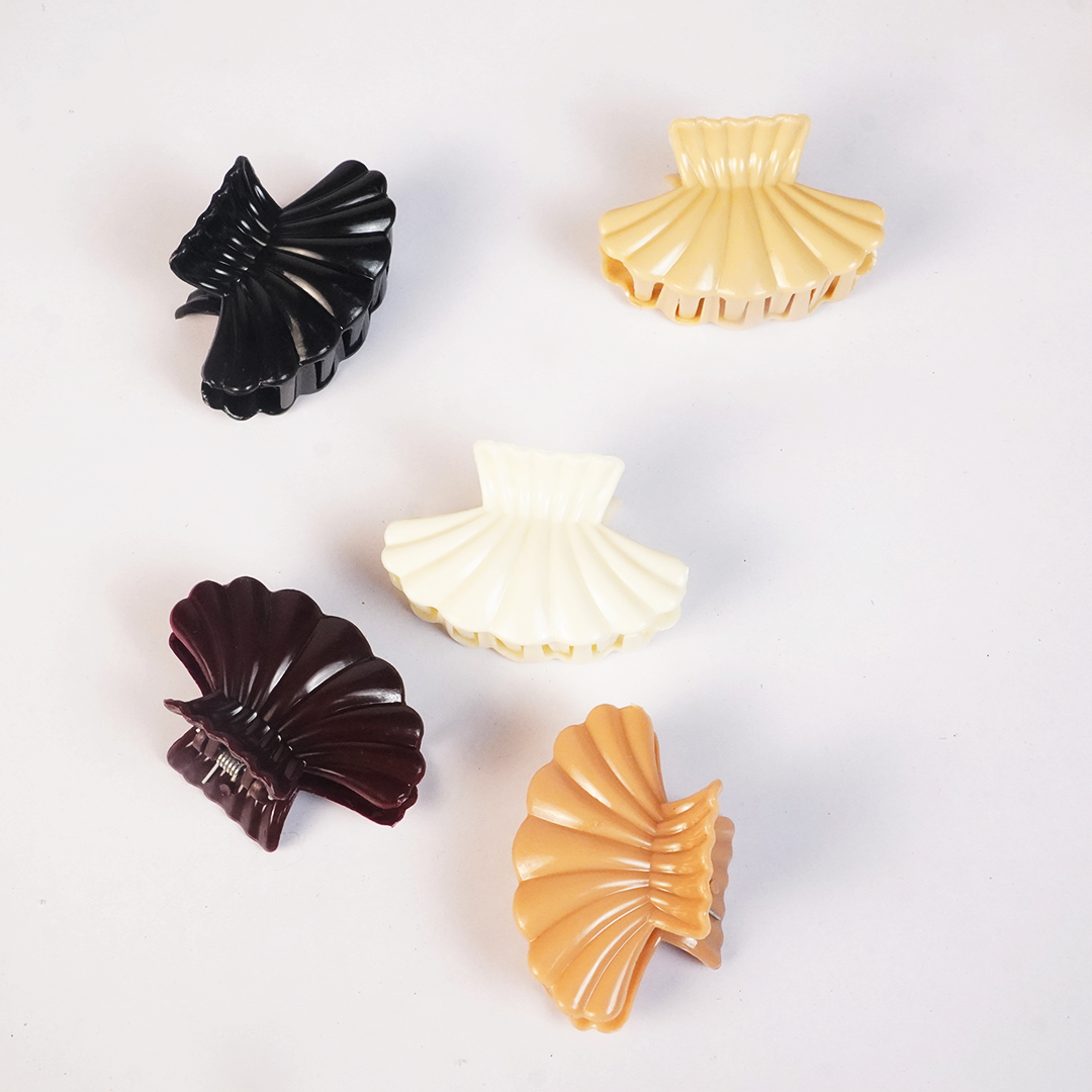 Velvet Shell Hair Claw Clip