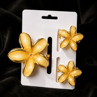 Yellow Flower Hair Clips – Elegant Gold Floral Hair Accessories Random Color(one piece )