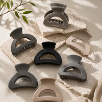Hair Claw Clips for Women, 7 Pcs Matte Neutral Hair Clips Set ,Random Color (one piece )