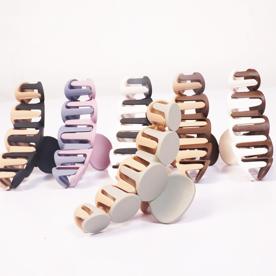 Mono Dot Hair Claw Clip