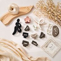 Trendy Hair Claw Clips Set for Women – Assorted S-Shaped ,Random Color (one piece )