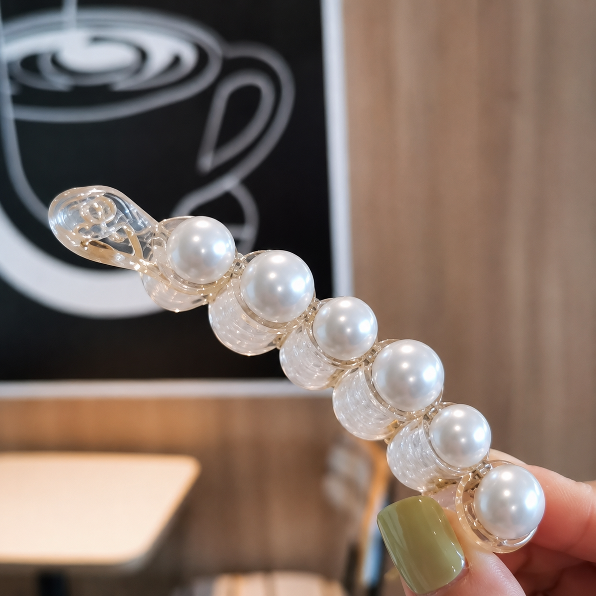 Luxury Pearl Hair Tie for Women & Girls Random Color (one Piece )