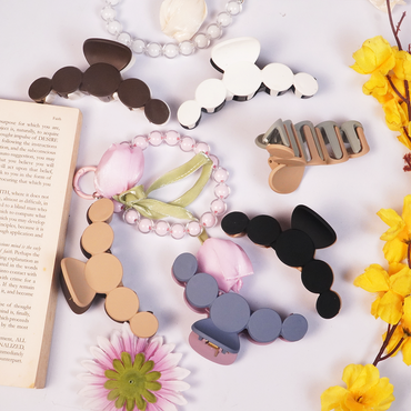 Mono Dot Hair Claw Clip