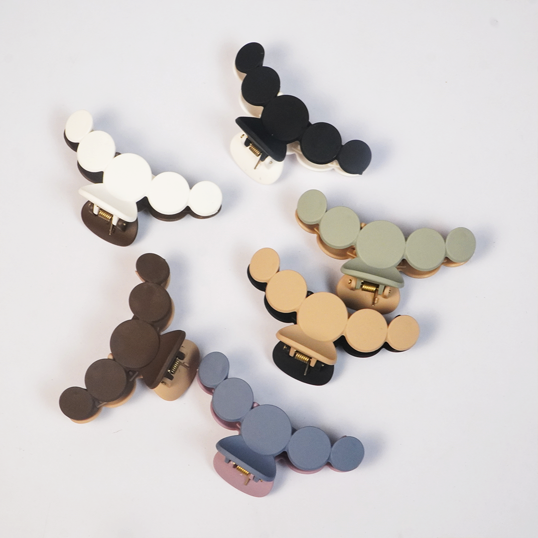 Mono Dot Hair Claw Clip