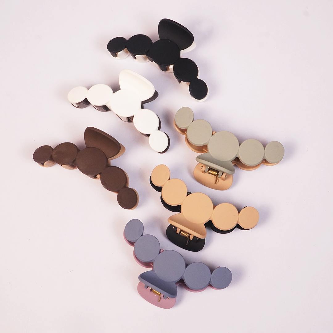 Mono Dot Hair Claw Clip
