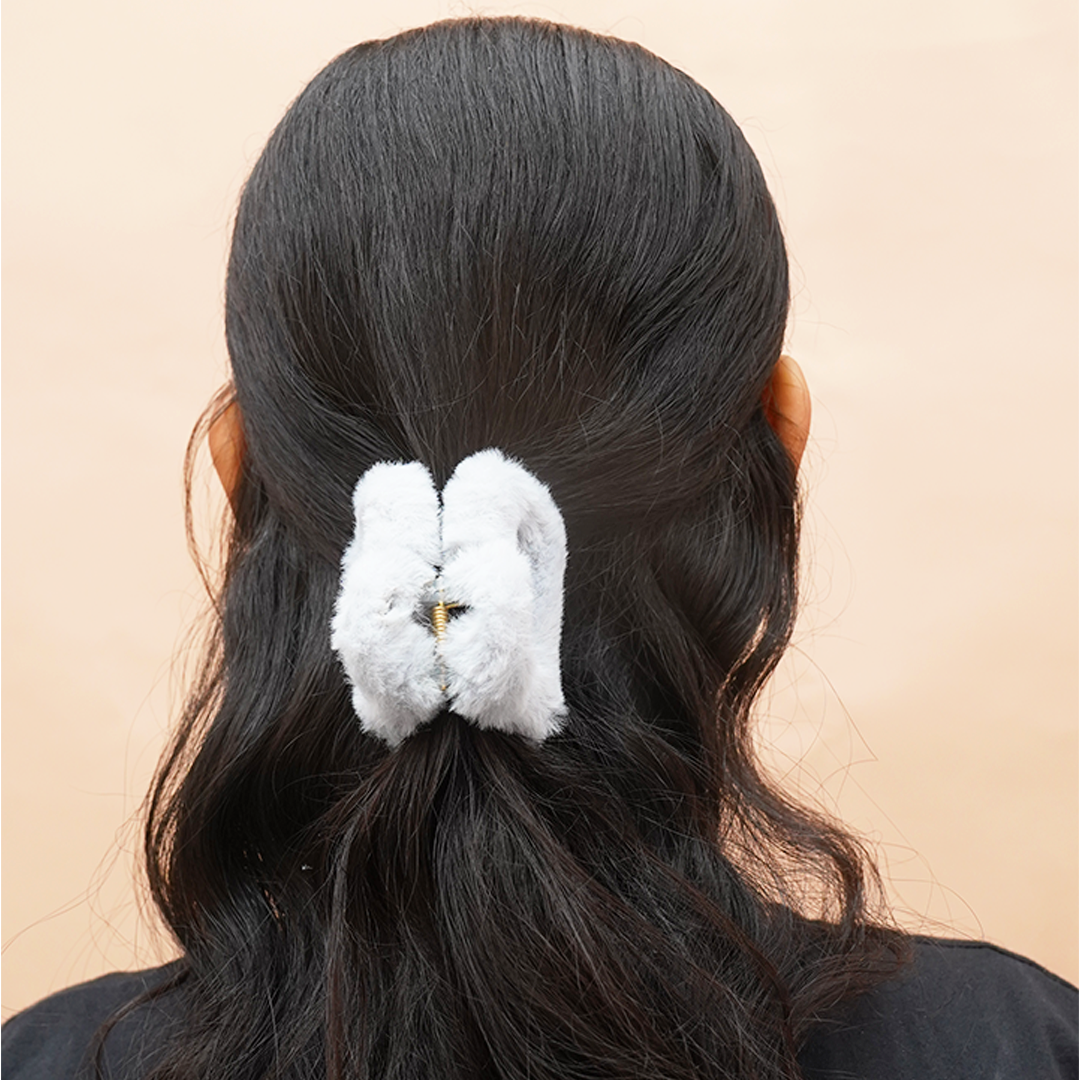 Cloud Plush Faux Fur Hair Claw Clip – Ultra-Soft Cozy Hair Accessory Random Color (one Piece )