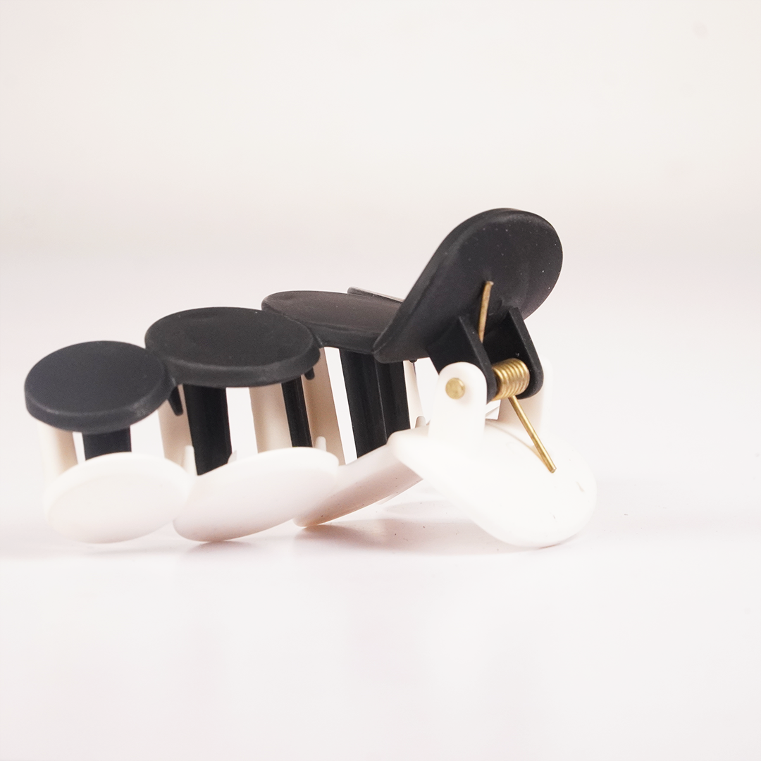 Mono Dot Hair Claw Clip