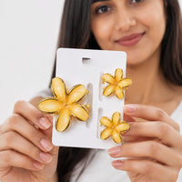 Yellow Flower Hair Clips – Elegant Gold Floral Hair Accessories Random Color(one piece )