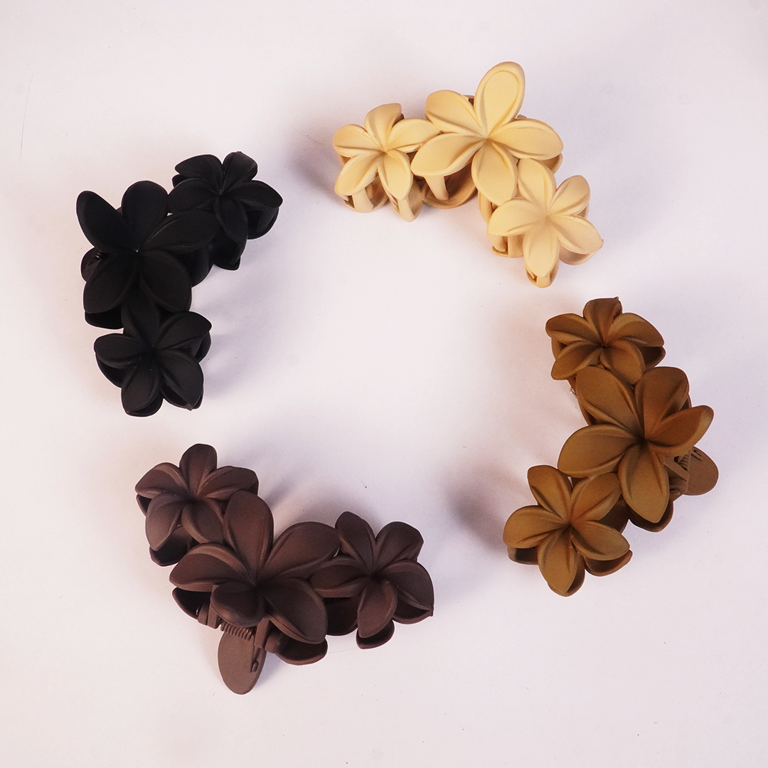 Matte Blossom Hair Claw Clip Random Color (one Piece )