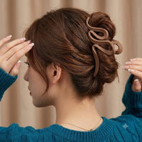 WaveGrip Hair Clips for Women – Stylish S-Shaped Hair Random Color