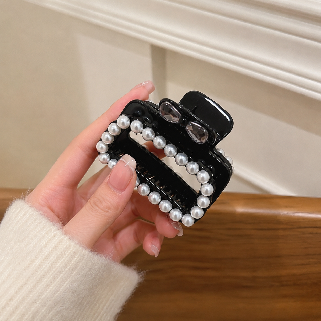 Pearl & Crystal Bow Hair Claw Clip for Women Random Colors