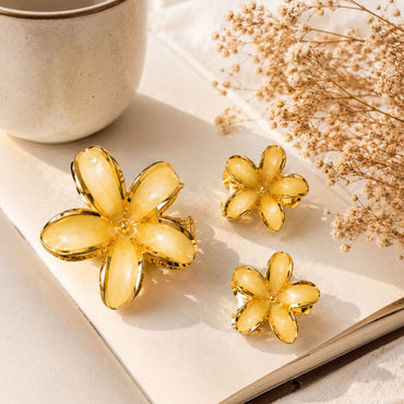Yellow Flower Hair Clips – Elegant Gold Floral Hair Accessories Random Color(one piece )