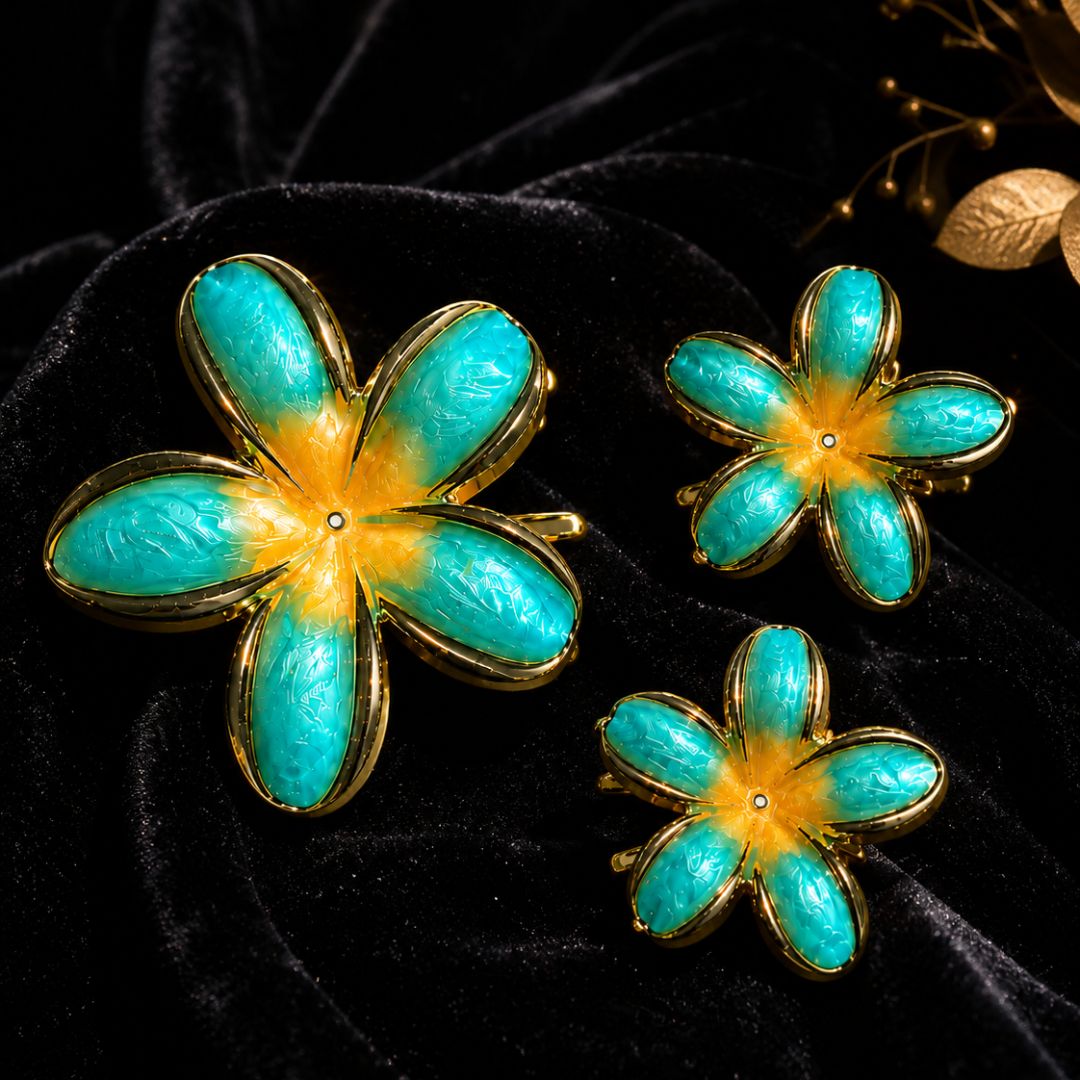 Turquoise Flower Hair Clips Set – Elegant Gold-Tone Floral Enamel Hair Random Color (one Piece )