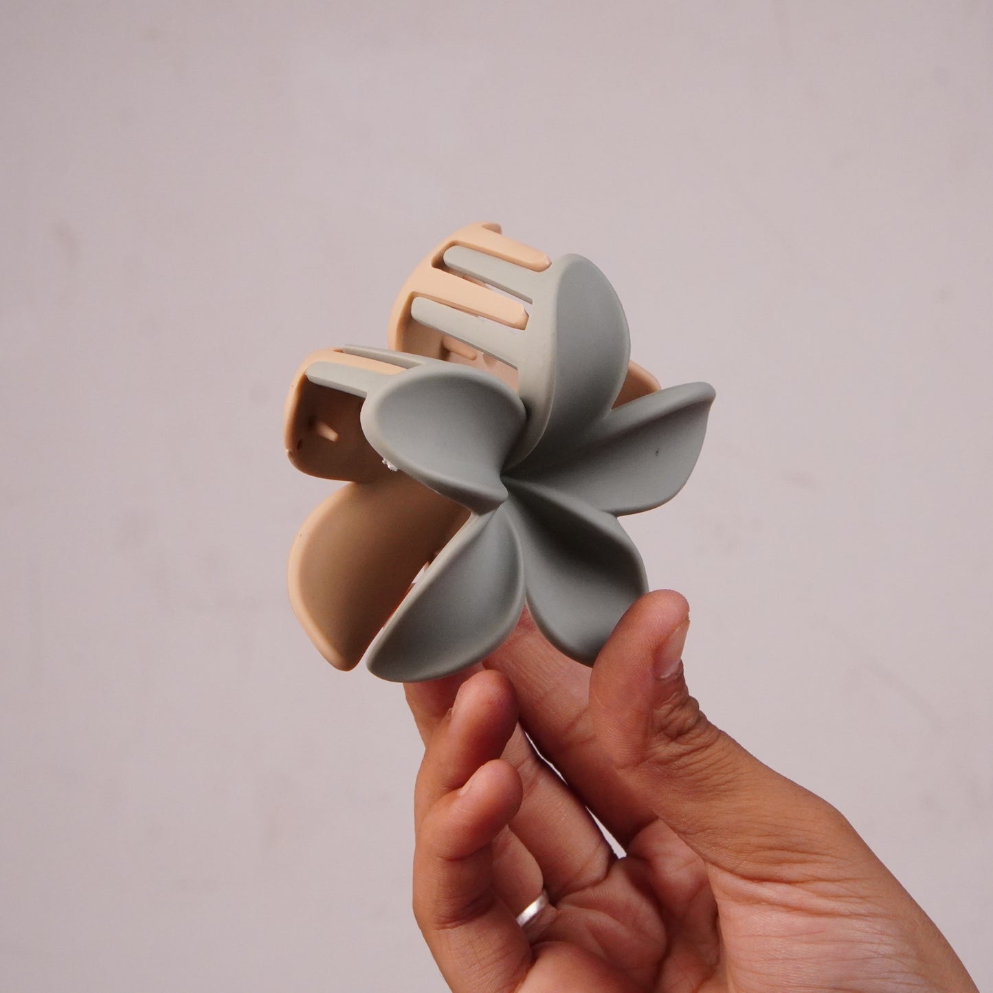 Elegant Plumeria Flower Hair Claw Clip Random Colors
