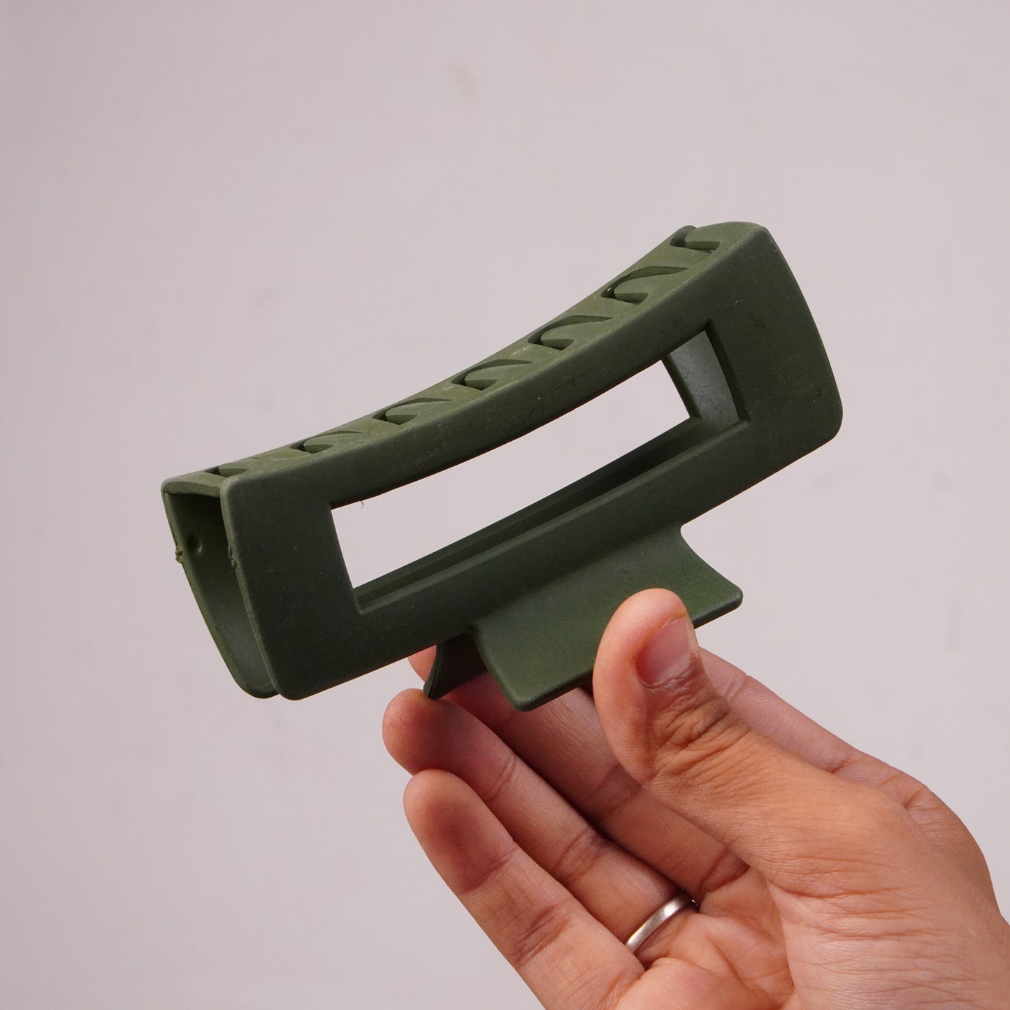 Minimal Matte Rectangle Hair Claw Clip ( Rendom colour  )