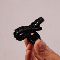 Minimalist Bow Hair Claw Clip – Chic Everyday Elegance Random Colors