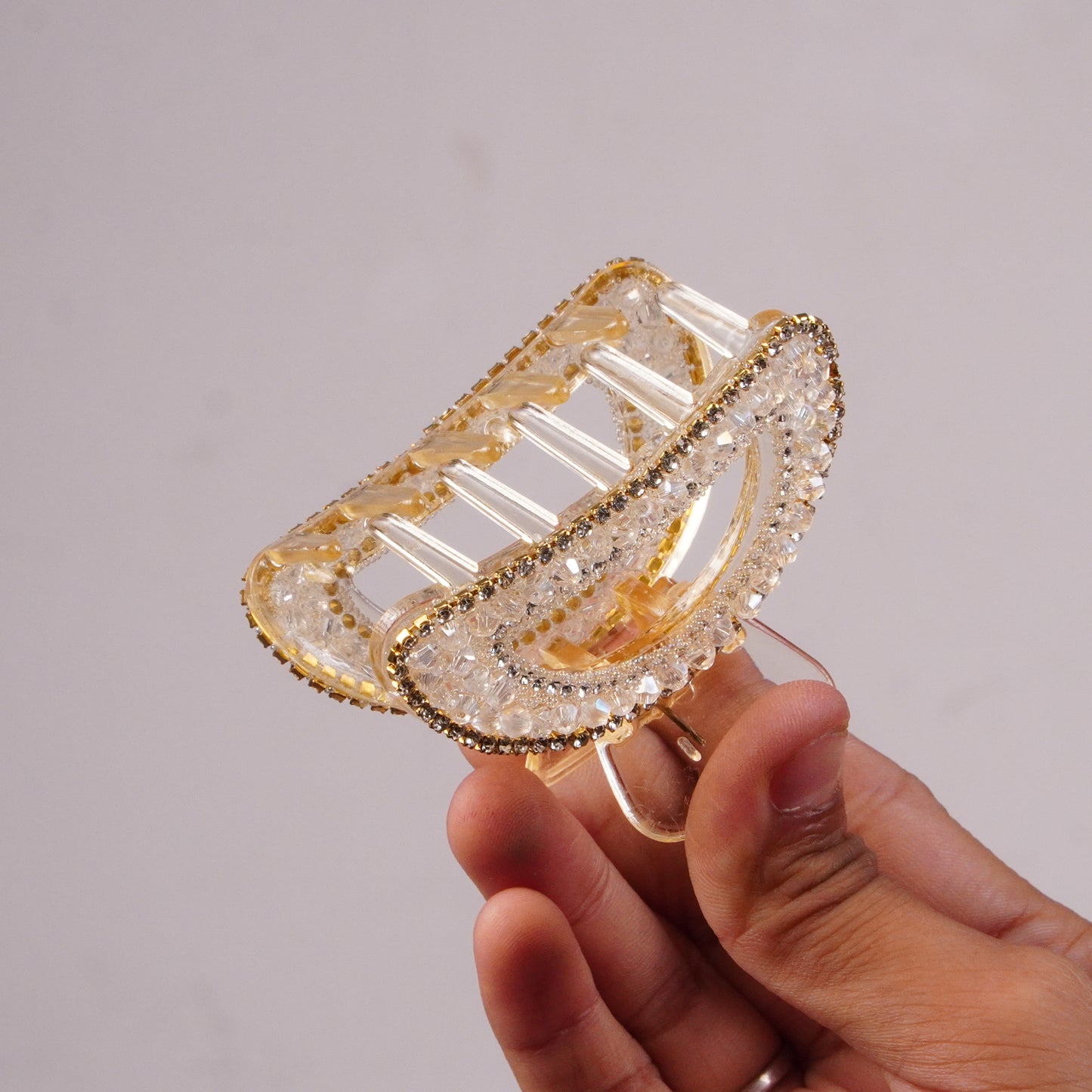 Luxe Crystal D-Shape Hair Claw Clip – Elegant Sparkle for Effortless Glamour