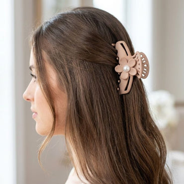 Pearl Blossom Hair Claw Clip Random Colors ( one piece of random color )